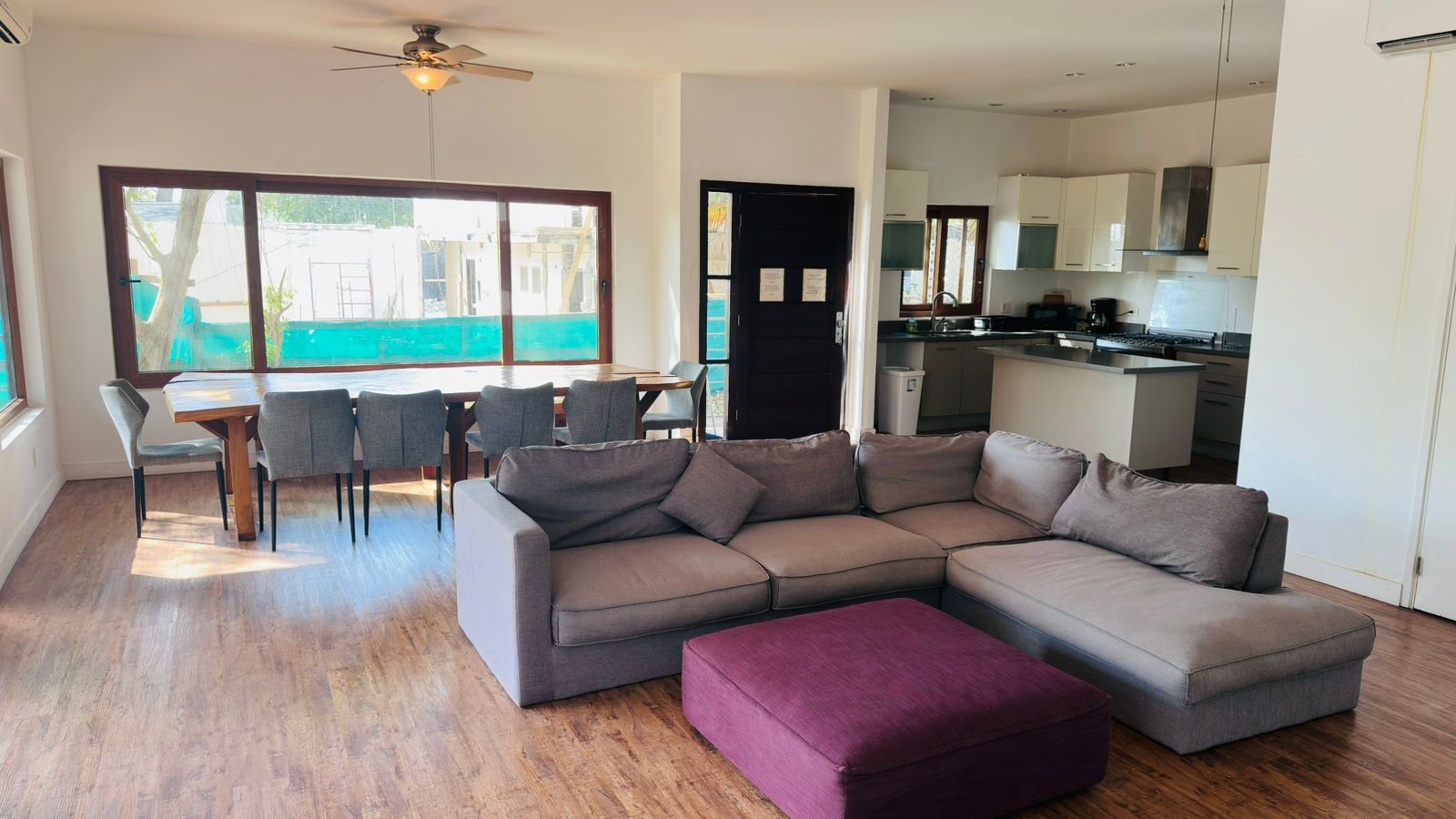 Bright, airy living room at Gemini I